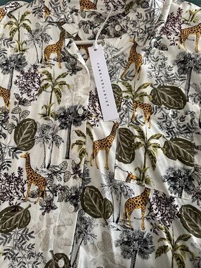 James & Delancey Giraffe Print Button-Up Shirt - White, Olive, Gold in XL
